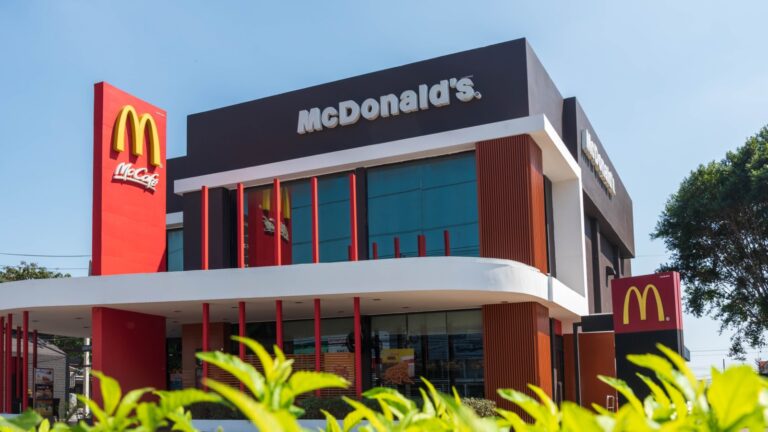 25 Top Ranked Fast Food Chains Across The Globe 25-top-ranked-fast-food-chains-across-the-globe