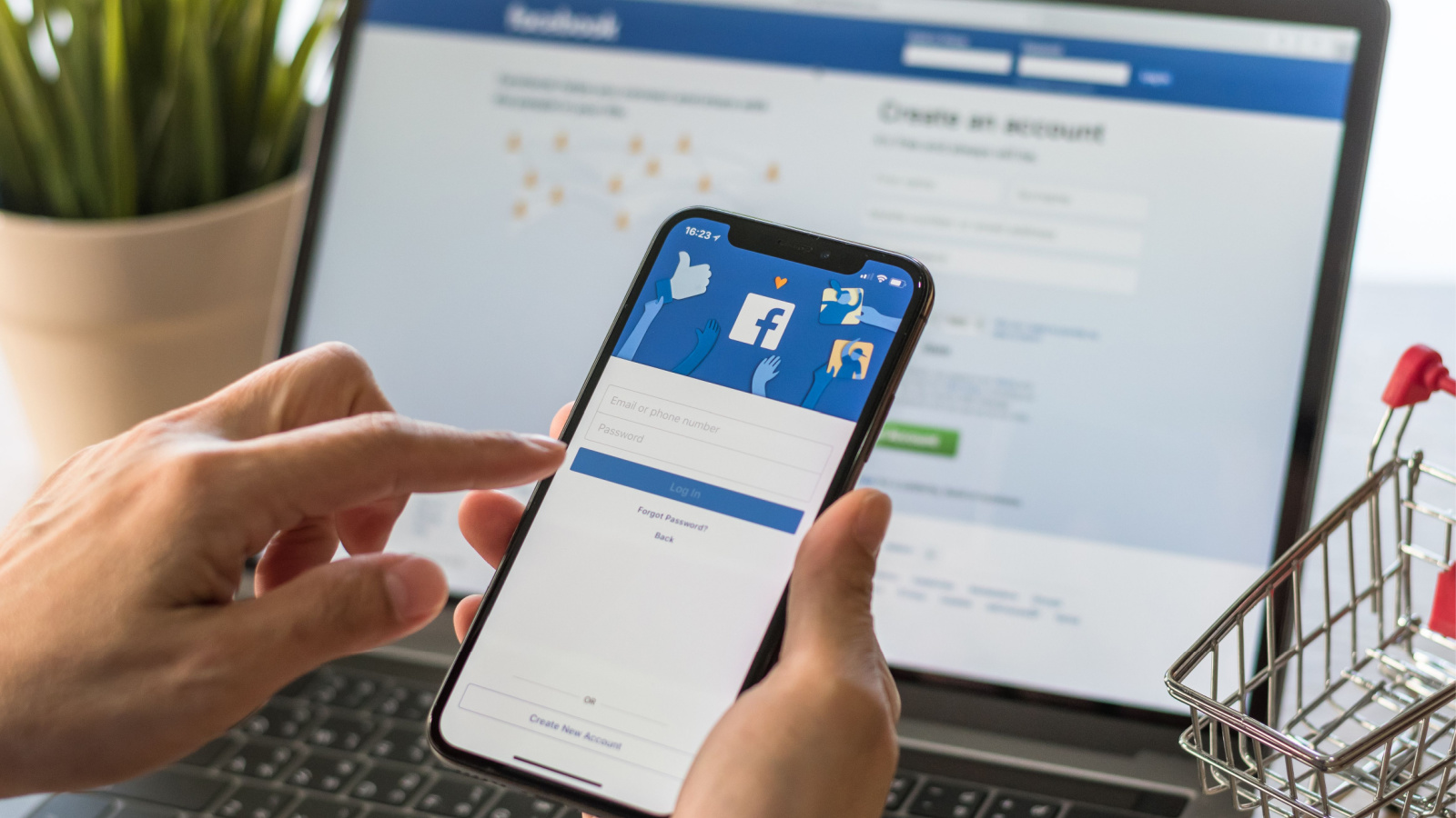 facebook meta mobile handheld Chinnapong shutterstock facebook meta mobile handheld Chinnapong shutterstock